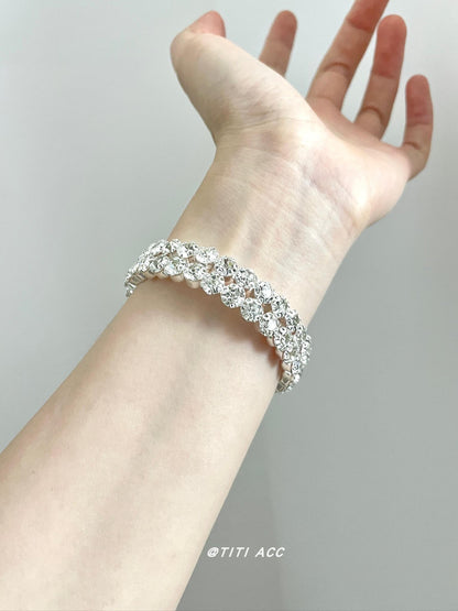 Three-piece Set of Necklace, Earrings and Bracelet