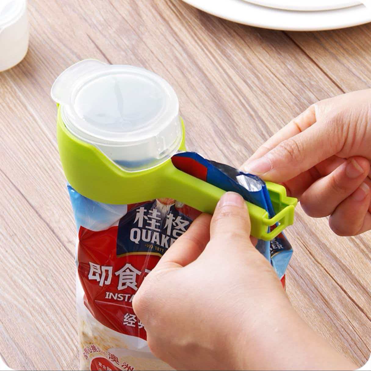 Sealing Pour Spout for Food Bags