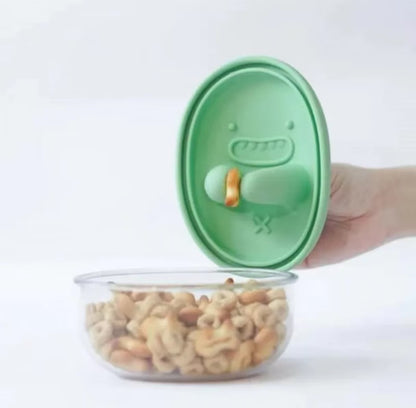 No-Mess Snack Box