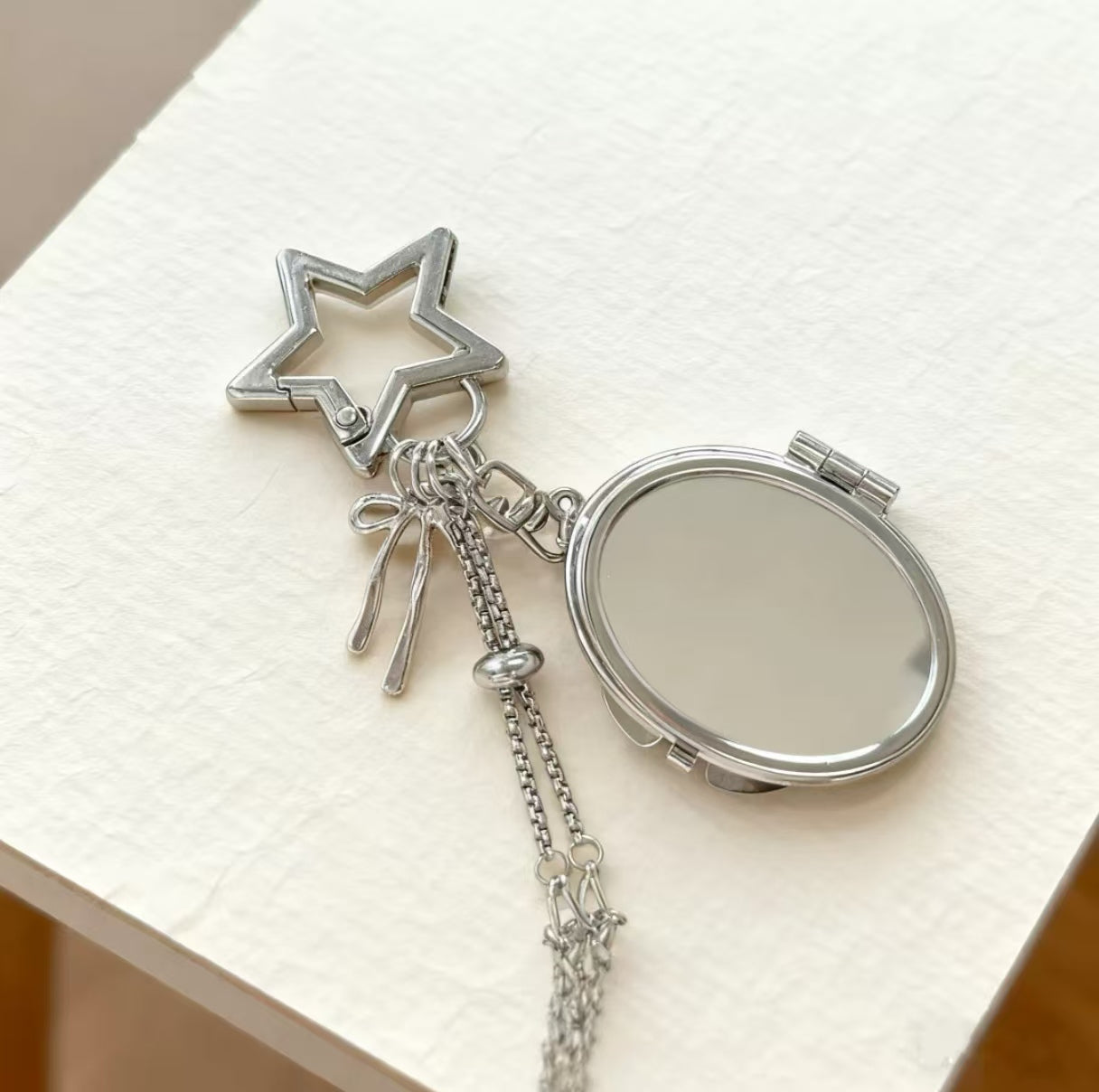 Lip Gloss Holder