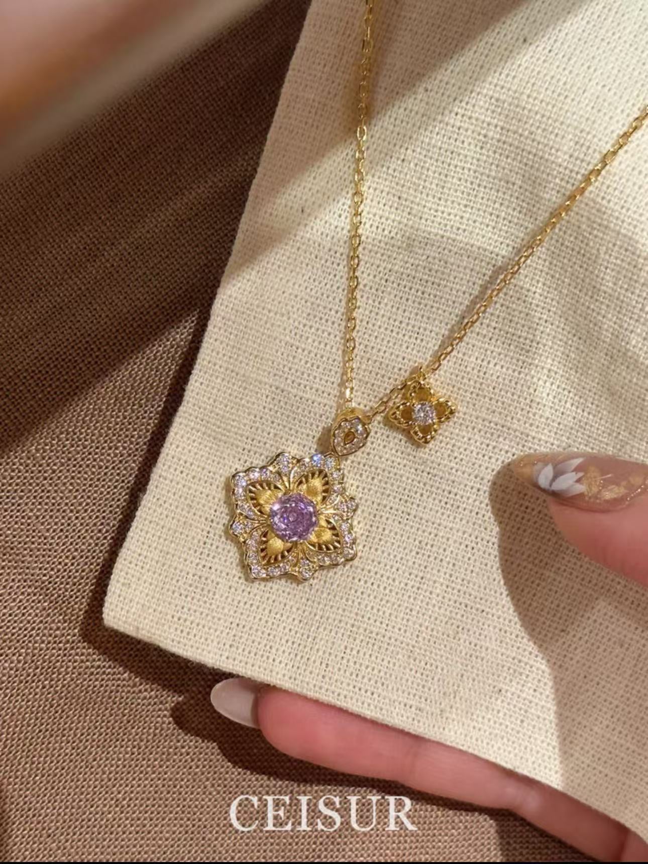Four-Petal Flower Rhinestone Necklace