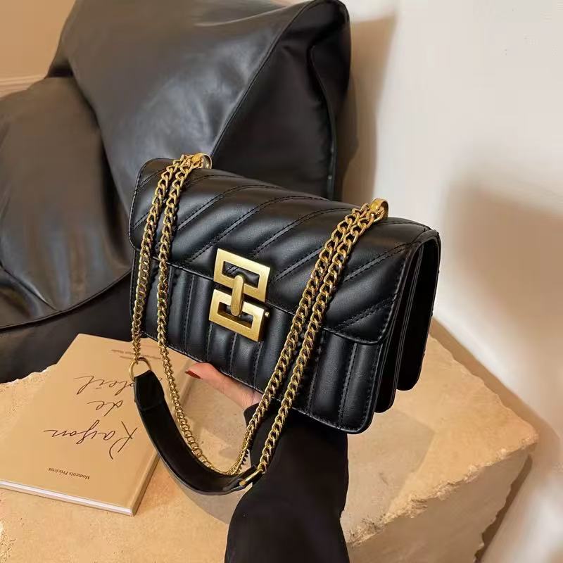 Women’s Fashion Handbag With Chain