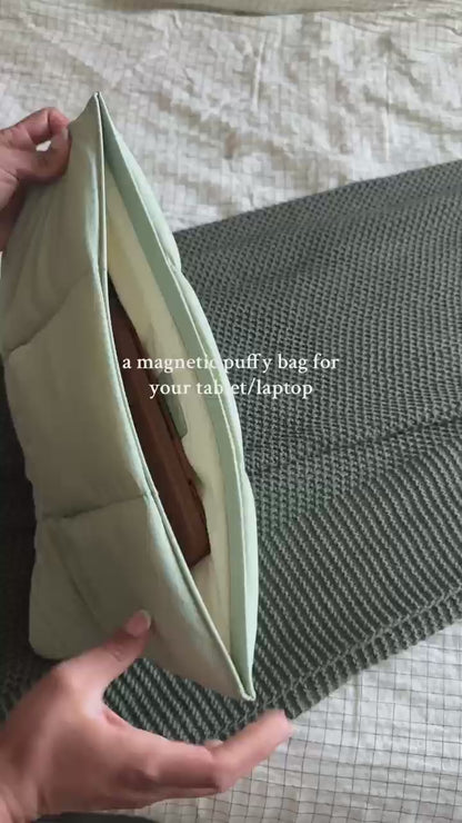 Portable Magnetic Cloud Bag